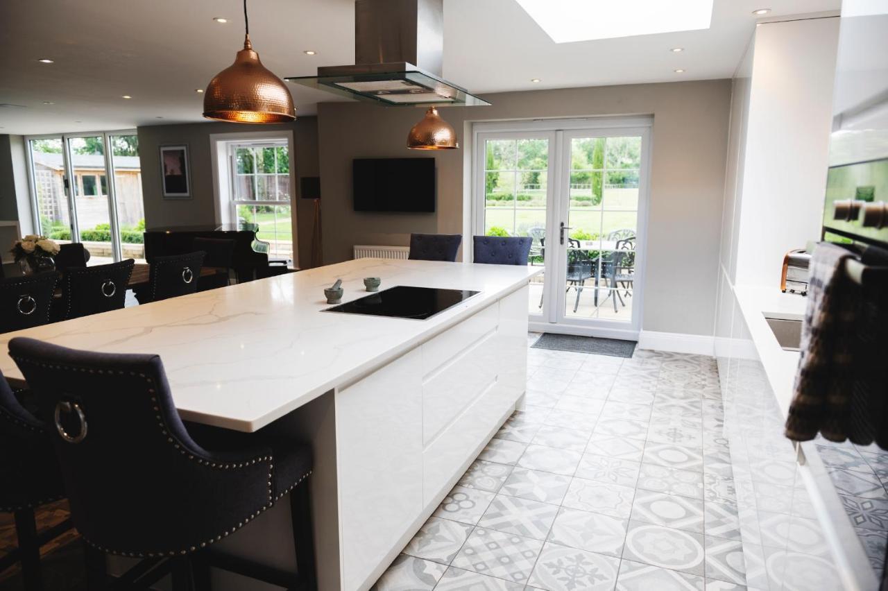 Large Country House - Hot Tub - Pool Table - Bbq - 5 Bedrooms - Log Burner Three Legged Cross Buitenkant foto