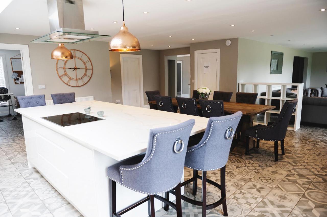 Large Country House - Hot Tub - Pool Table - Bbq - 5 Bedrooms - Log Burner Three Legged Cross Buitenkant foto