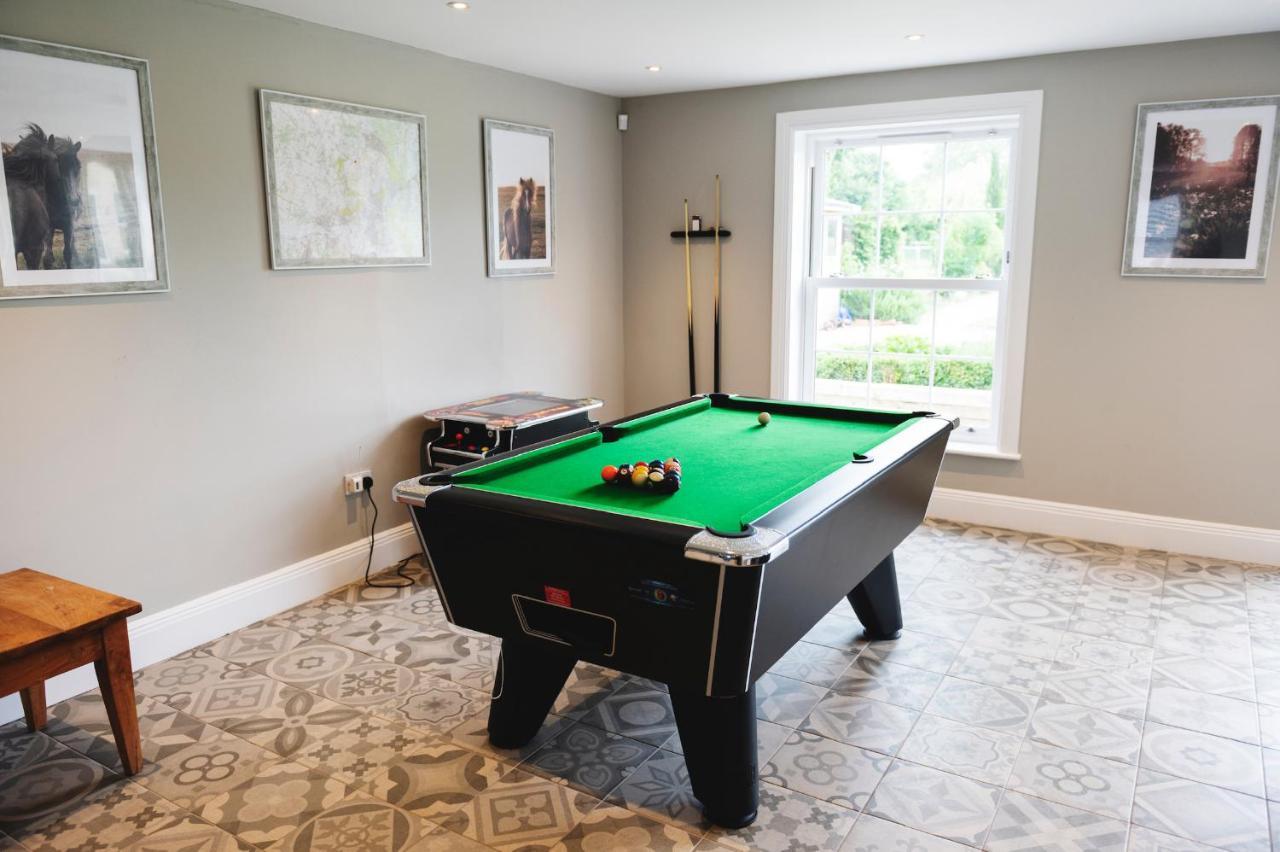 Large Country House - Hot Tub - Pool Table - Bbq - 5 Bedrooms - Log Burner Three Legged Cross Buitenkant foto